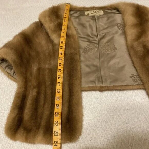 Gorgeous Brown Fur Stole - Picture 8 of 9